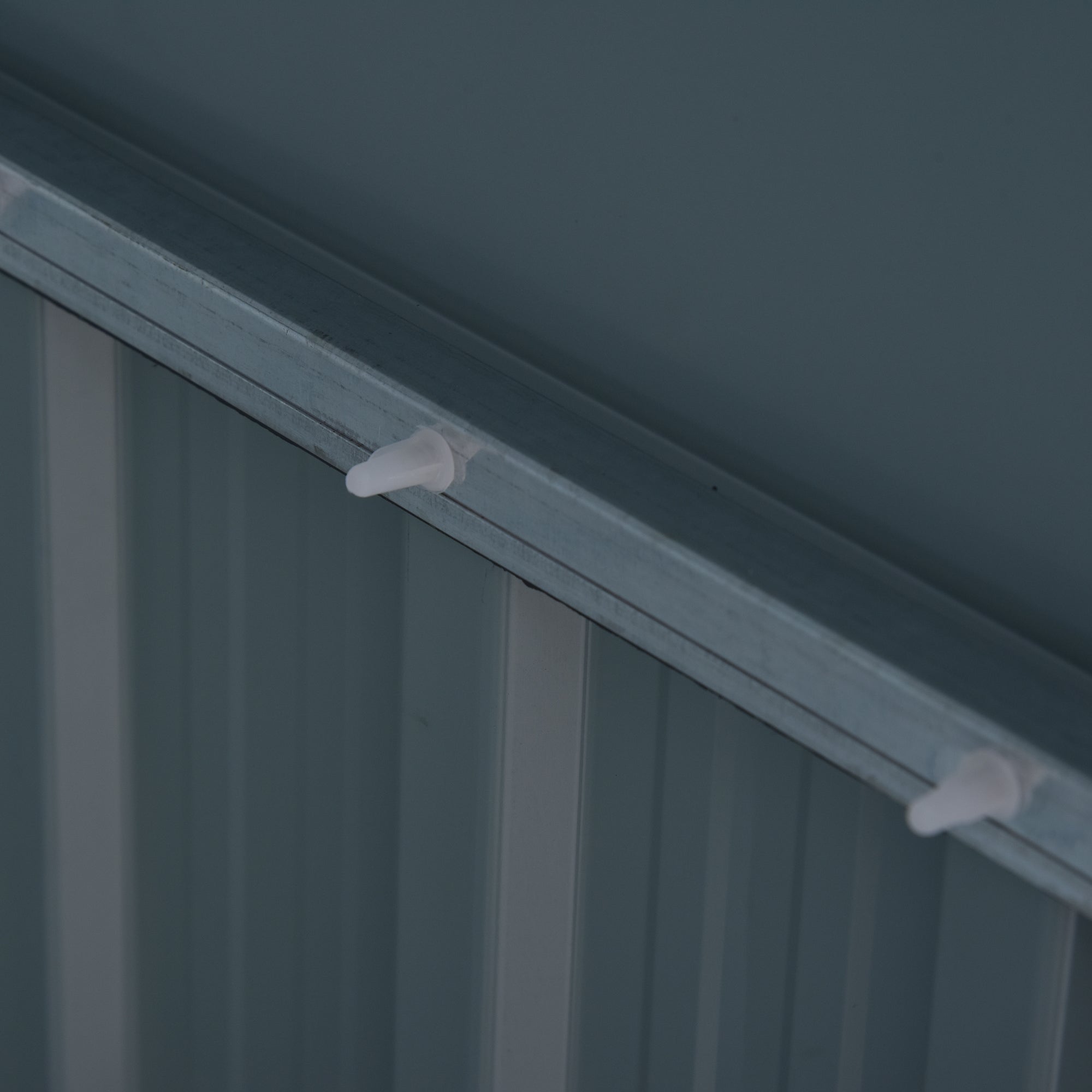 3.2 x 5.1ft Corrugated Steel Two-Bin Storage Shelter Outsunny